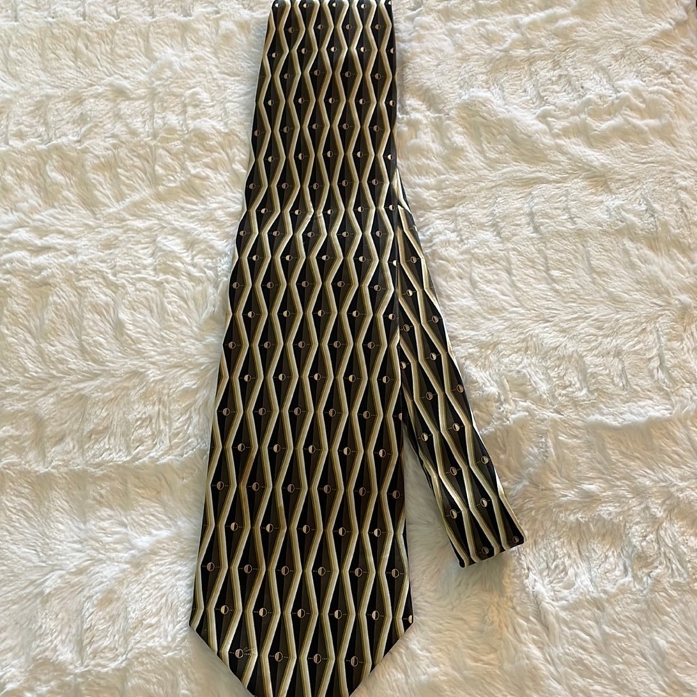 Kilburne & Finch - Fine Clothiers - 100% Silk Vintage Tie - Picture 1 of 5